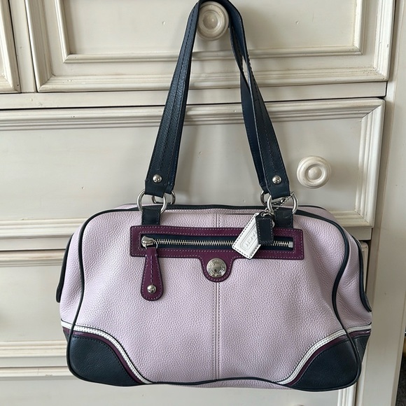 Coach bowler bag; beautiful lavender leather shoulder bag. - Picture 5 of 5